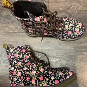 Dr Doc Martens Size 7 38